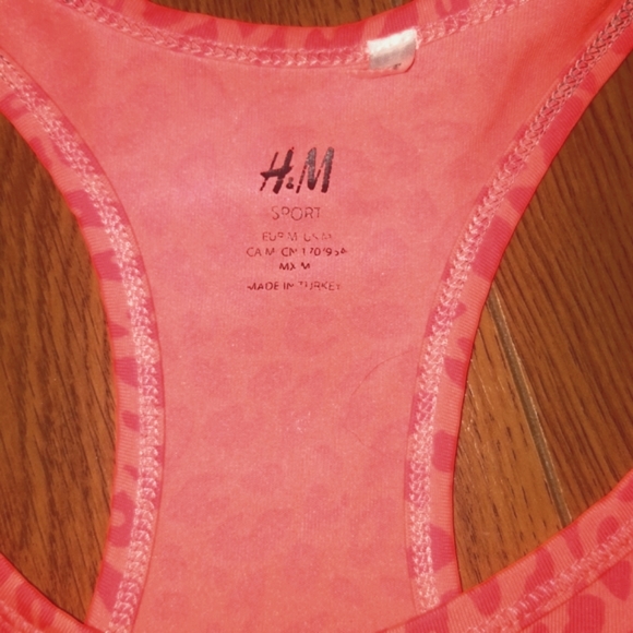 (2)👚Med Bundle Deal👚 2 Active Tank Tops - Picture 4 of 9